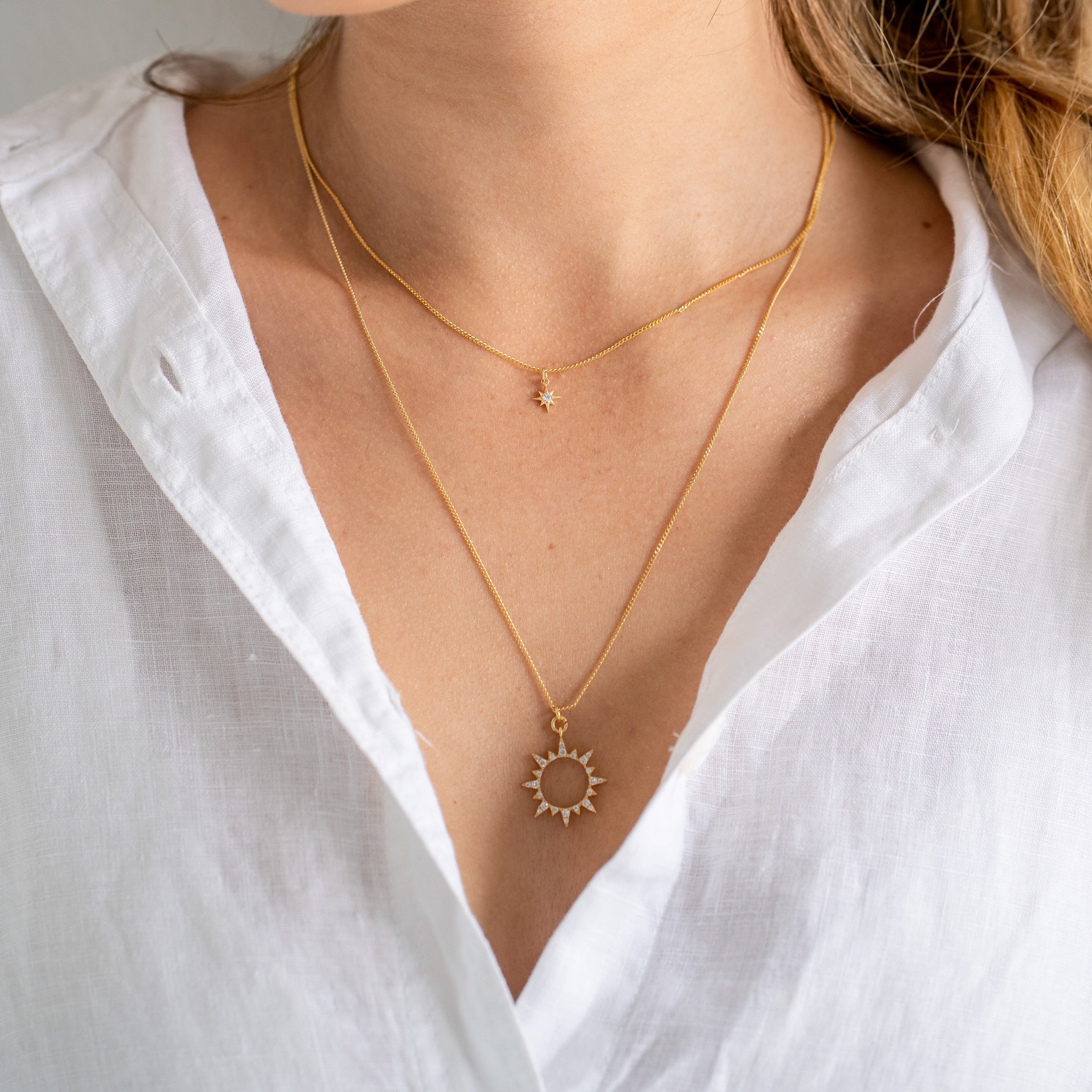 18K Gold Star Shaped Diamond Necklace