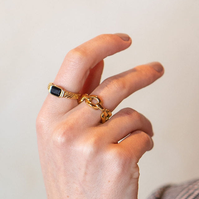 Black Stone Ring Twisted