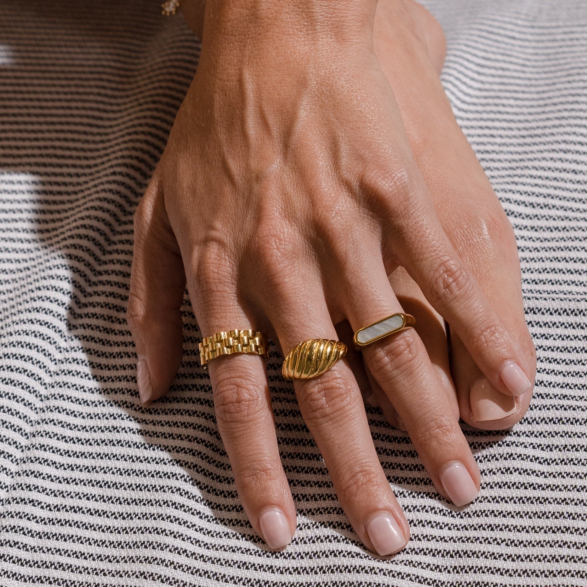 Big Twisted Ring