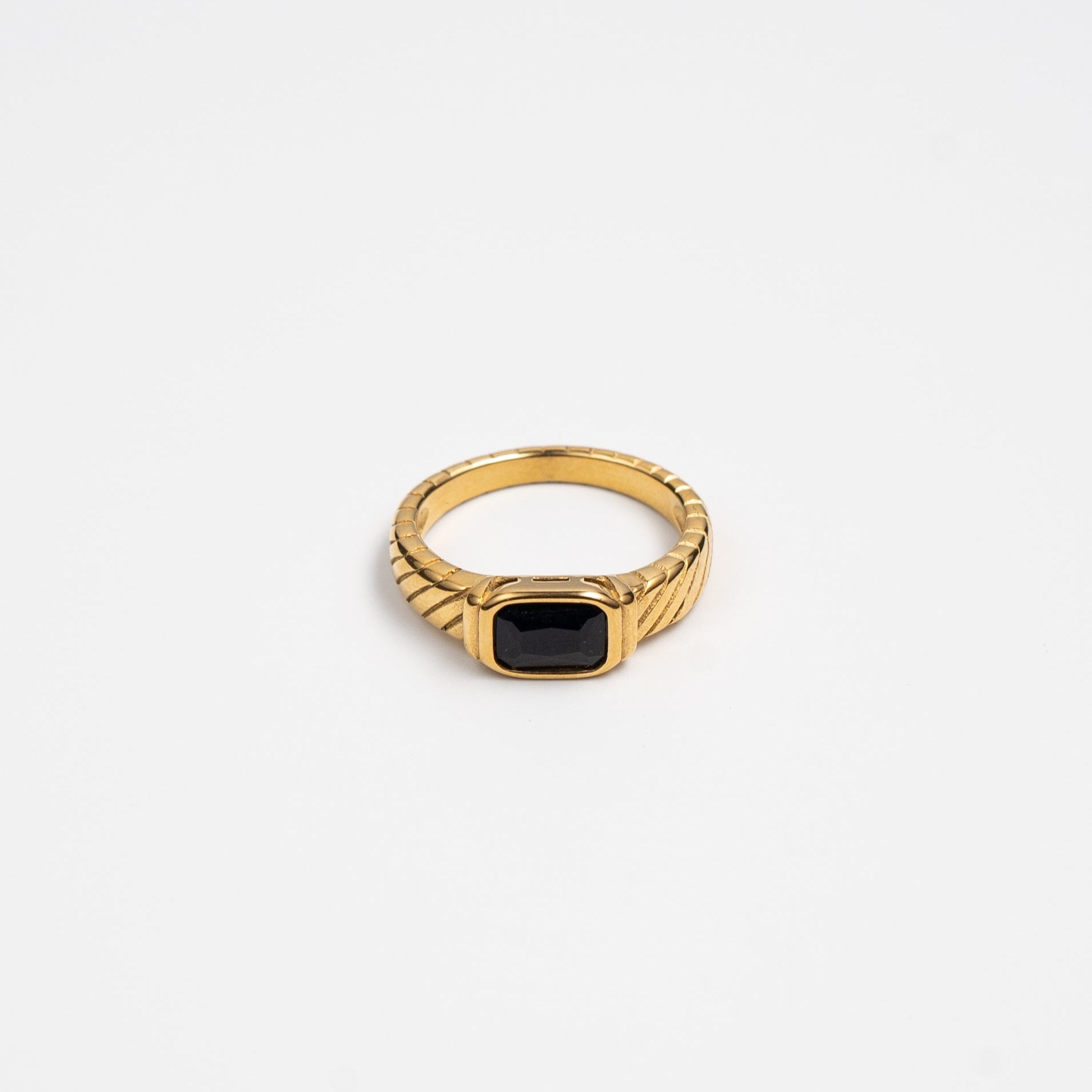 Black Stone Ring Twisted
